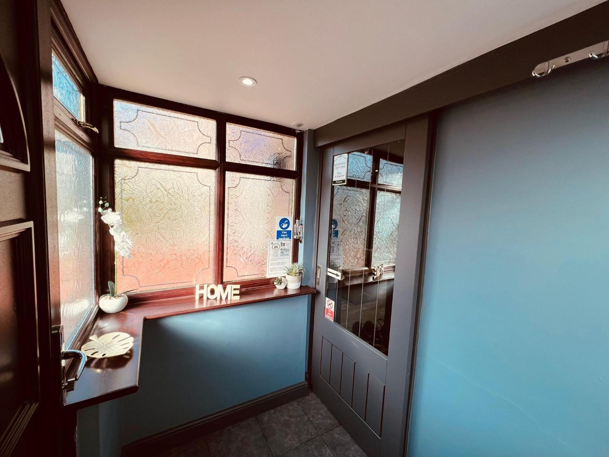 Modern Suites -5 Bedroom House- With Free Parking Birmingham City Exterior foto